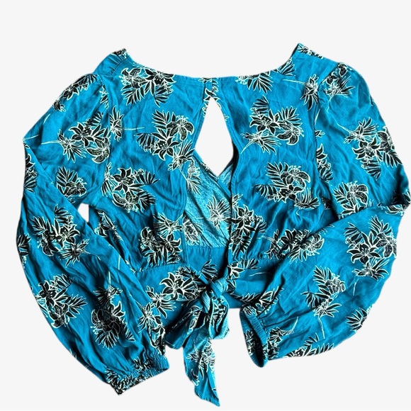 58) 18 x 18 Express Hippie Boho Blue Floral Blouse Small Petite SP - Picture 2 of 11